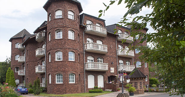 Haus der Erftflora mit seinem markanten Turm
